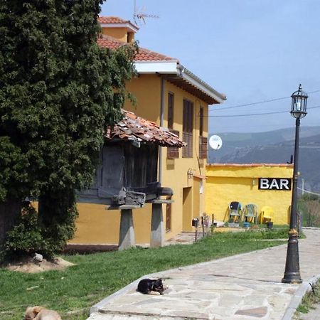 Casa Faruxo Hotell Cangas De Narcea Exteriör bild